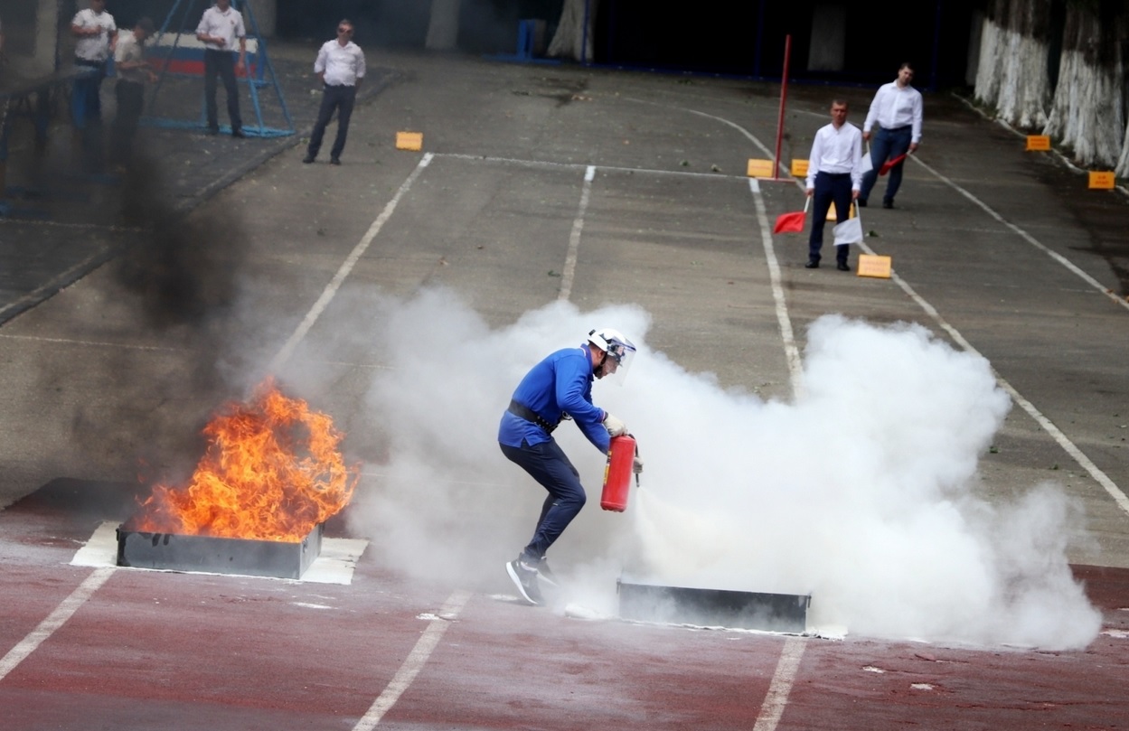 Сотрудники МЧС Армавира принимают участие в чемпионате по пожарно-спасательному спорту