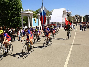 В Армавире прошёл велопробег «Победа-77»
