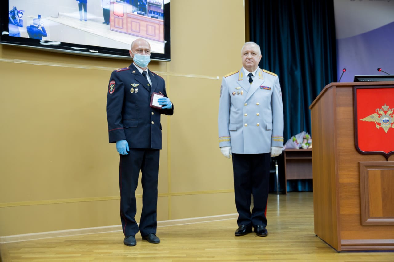Начальник армавирского отдела МВД получил медаль «За доблесть в службе»