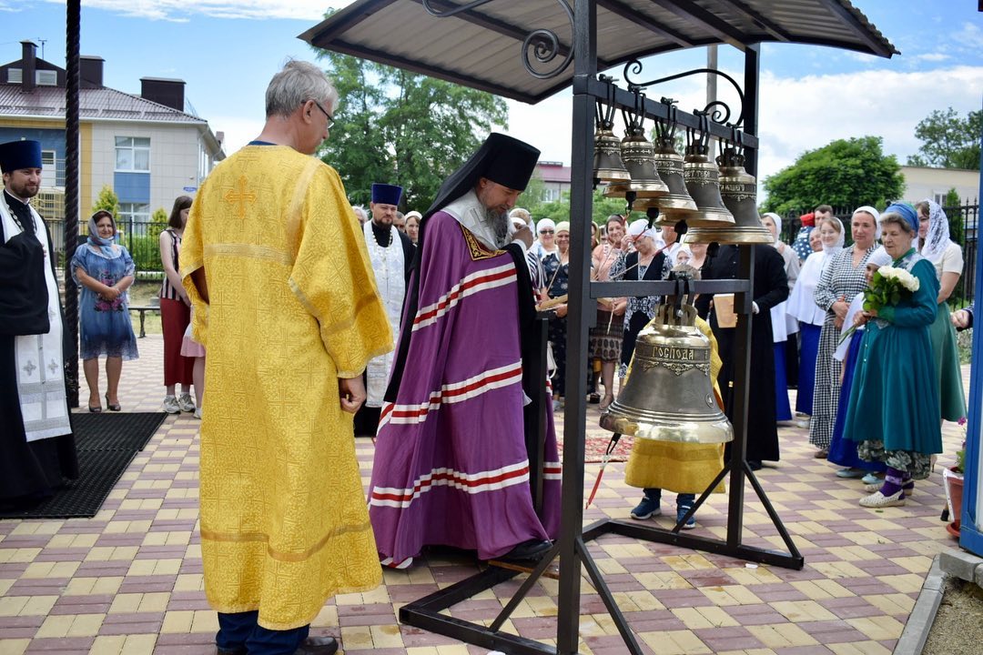 Глава Армавирской епархии освятил колокола в храме святителя Спиридона Тримифунтского