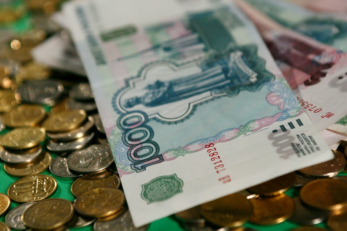 В России подготовили законопроект, который позволит защитить граждан с минимальным доходом от списания в счет долгов