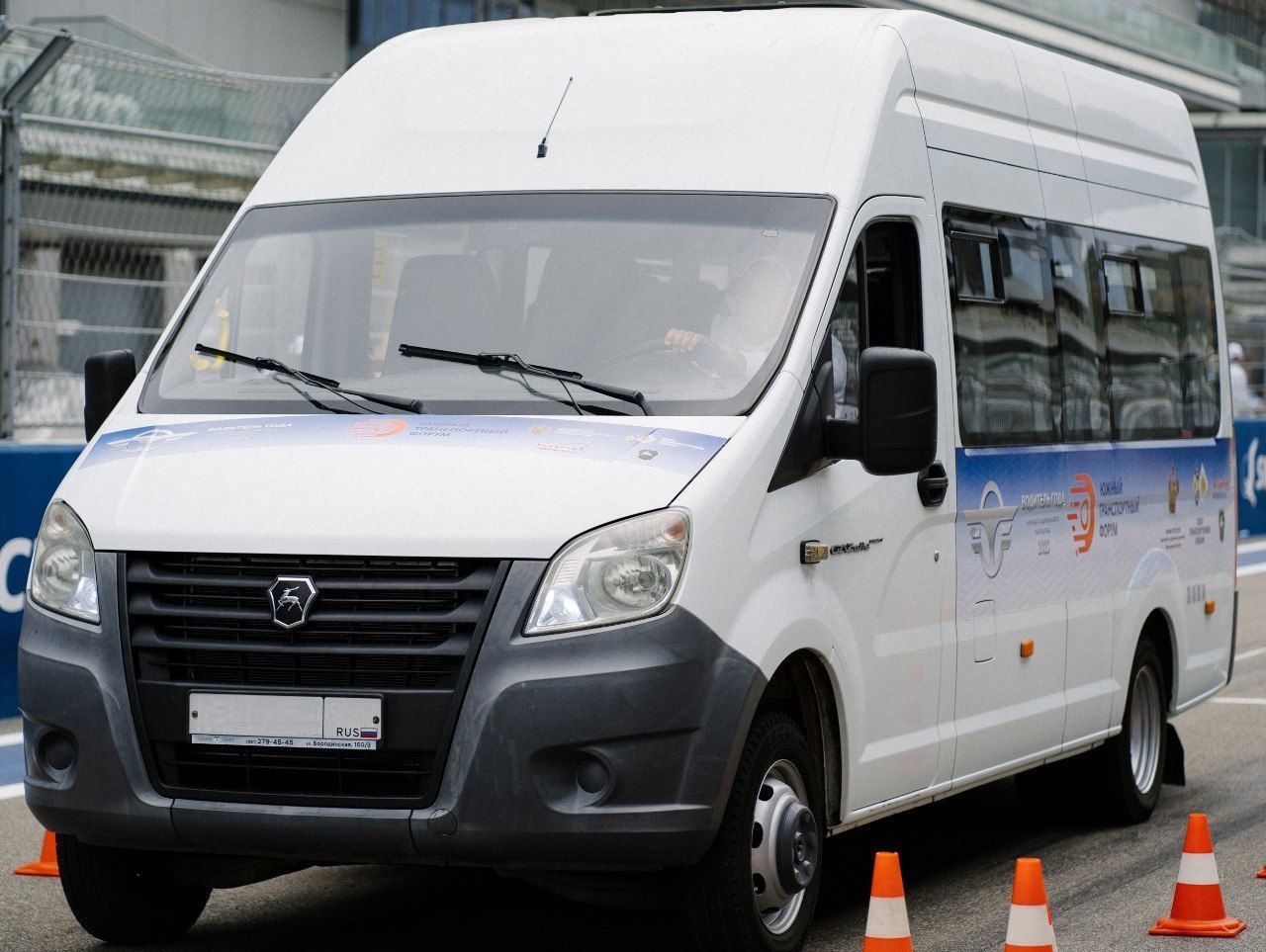 Три новых пассажирских автобуса выйдут на маршрут №30 в Армавире