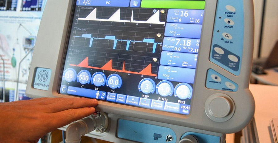 Еще 25 аппаратов ЭВЛ получили больницы Кубани
