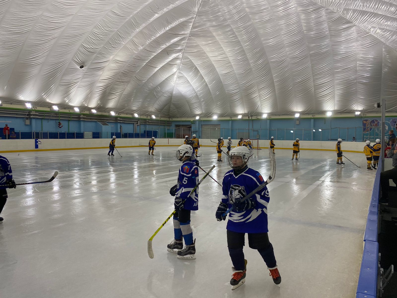 В Армавире проходит турнир по хоккею, посвященный Дню города