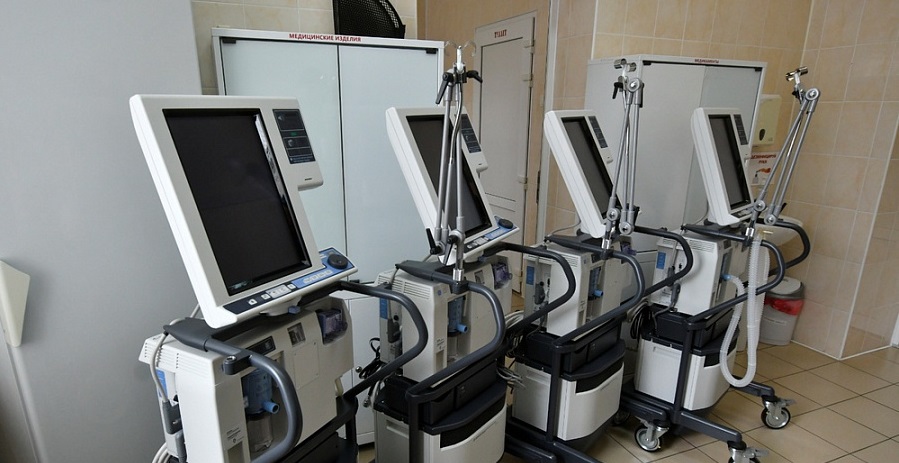 В больницы Кубани поставлено 12 новых аппаратов ИВЛ