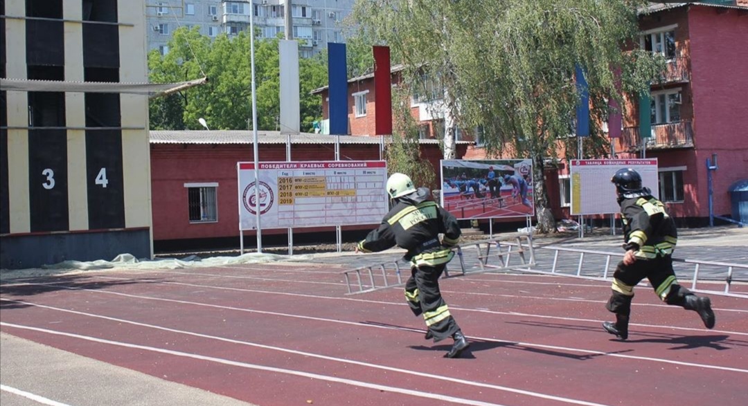 Армавирские пожарные победили в двух номинациях конкурса "Лучший по профессии"