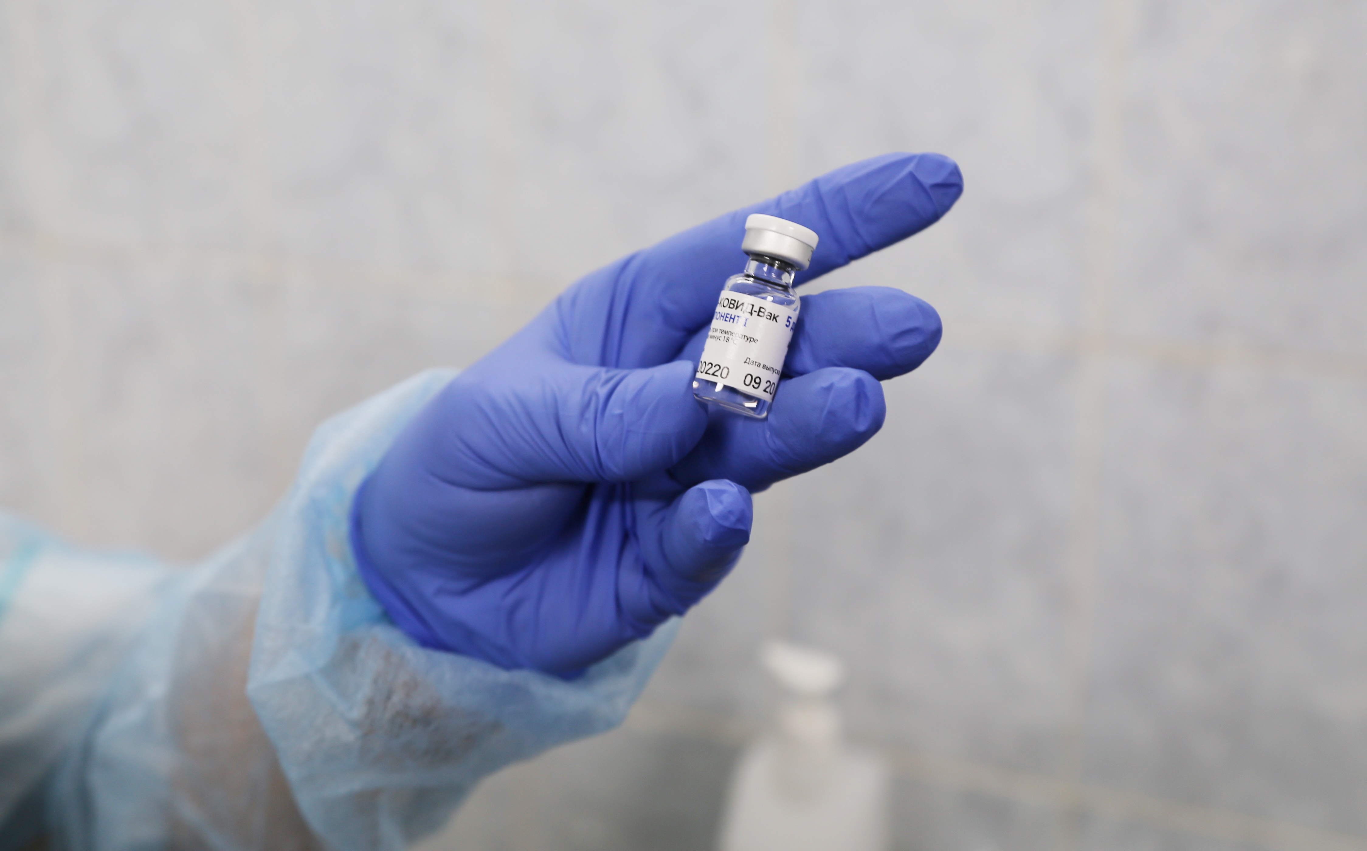 Премьер-министр России призвал масштабировать выпуск вакцины от коронавируса