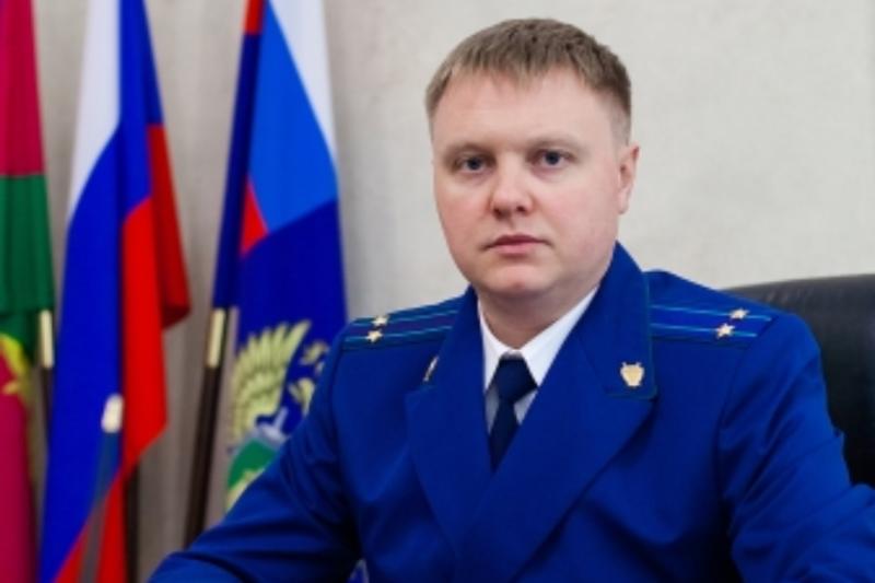 Прокурор Армавира Павел Андреев поздравил коллег и ветеранов  с профессиональным праздником