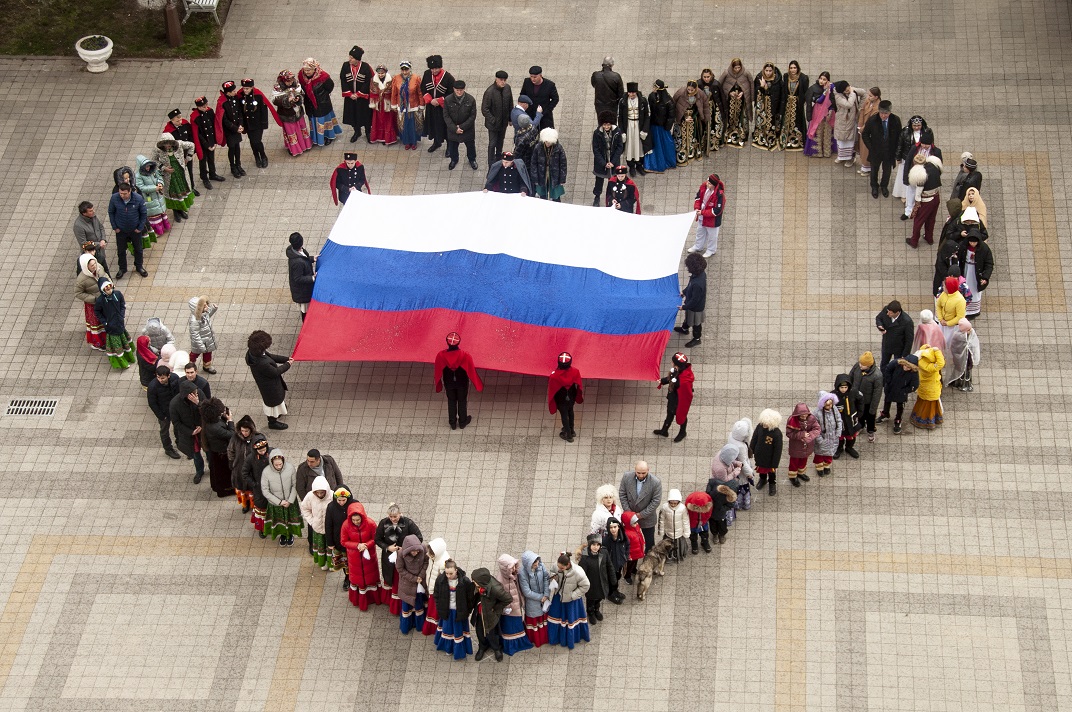 В Армавире организовали флешмоб "Мы русские. Мы за президента"