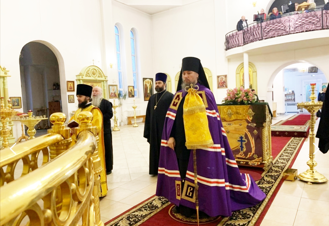 Божественную литургию в день памяти святителя Иоанна Златоуста провели в Армавире