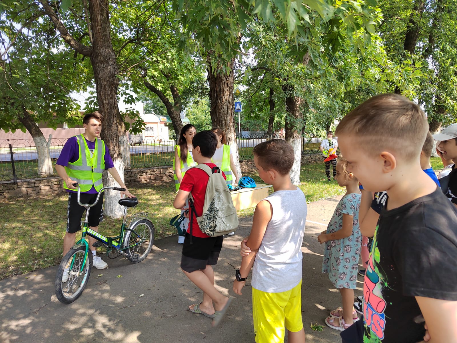 Автоинспекторы Армавира провели для школьников профилактическое мероприятие «Юный велосипедист»