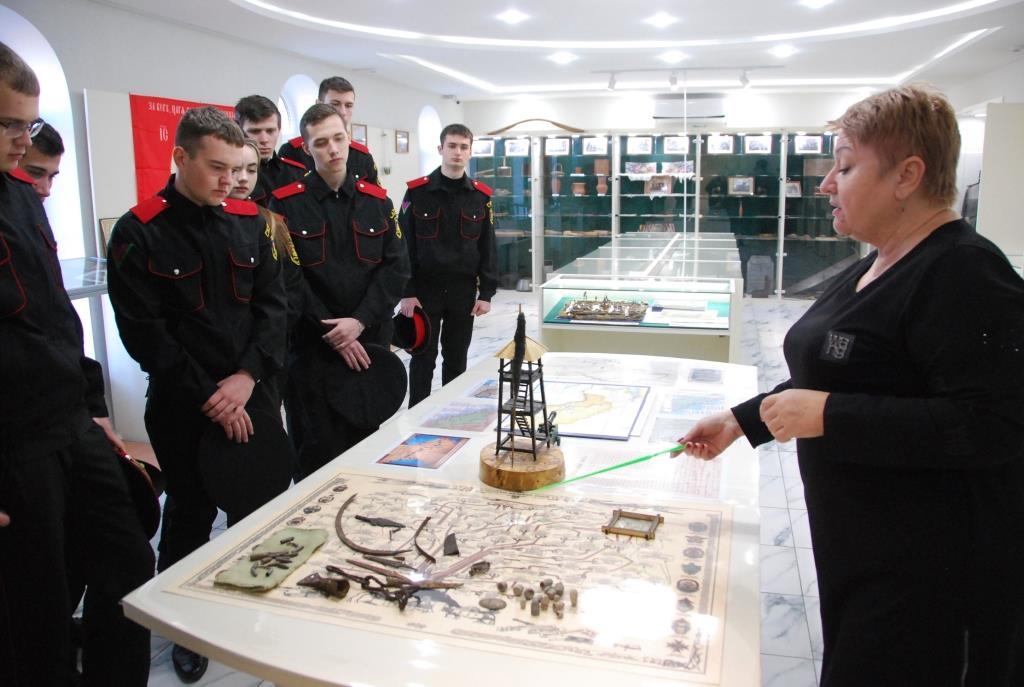 Члены казачьей сотни из Армавира посетили музей линейного казачества