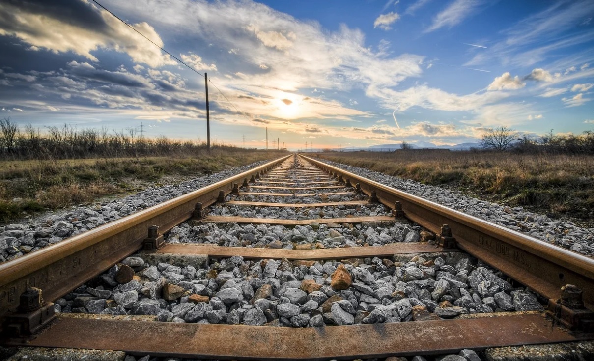 Жителей Армавира просят быть осторожнее на железной дороге из-за роста несчастных случаев