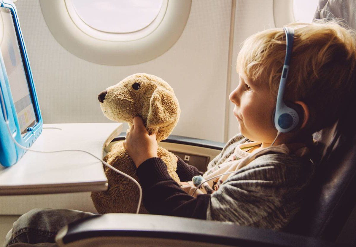Дети с рядом тяжелых заболеваний имеют возможность бесплатно летать до места лечения и обратно