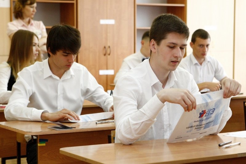 Школьница из Армавира сдала ЕГЭ на 100 баллов по химии и русскому языку