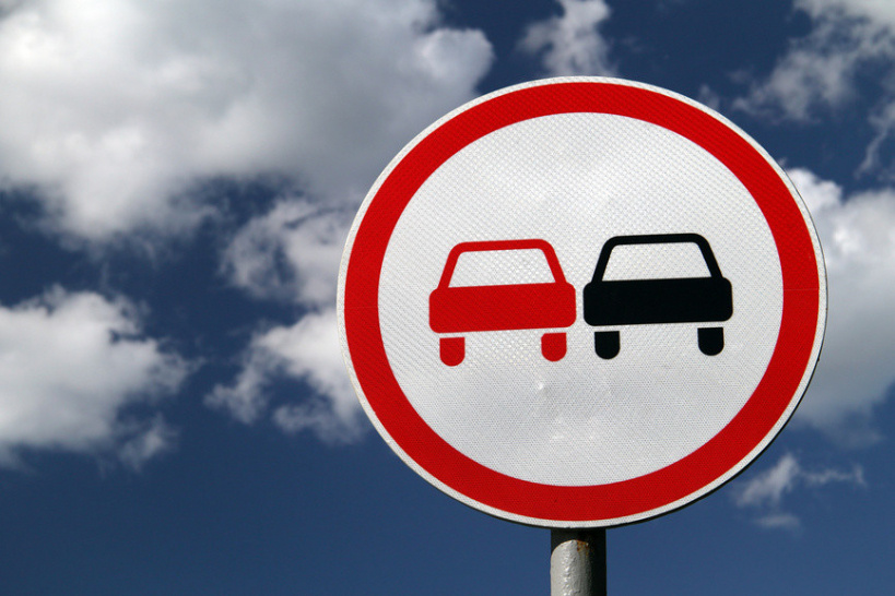 В Армавире 26 водителей наказали за выезд на "встречку"