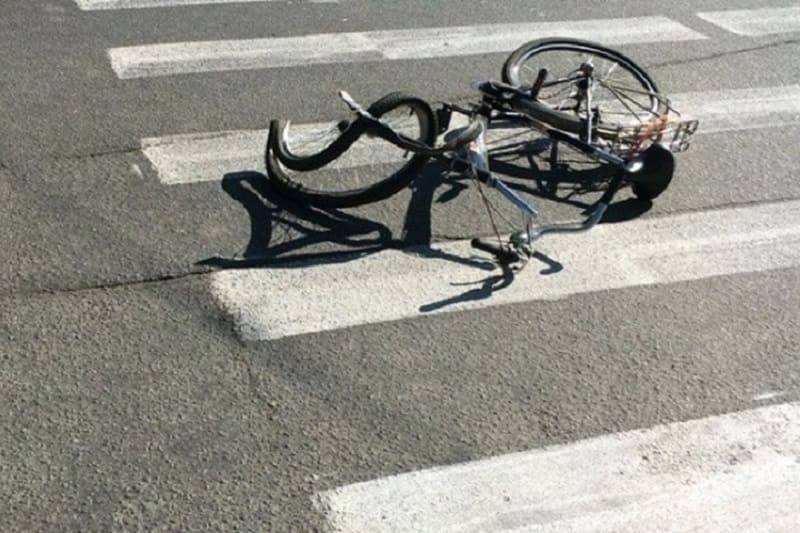В Армавире женщина сбила велосипедиста