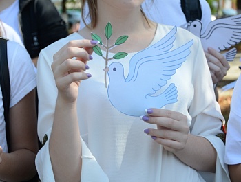 В Армавире студенты отпраздновали Международный День мира