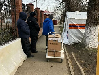 Армавирский депутат подарил оборудование Городской инфекционной больнице № 4